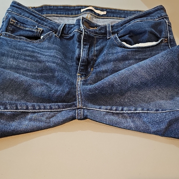 Levi's 711 Blue 31x26 Cropped Ankle Jeans with Tapered Fit - Picture 9 of 13